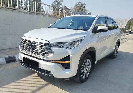 Innova Hycross
